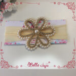 Fita infantil flor Margarida com strass  creme
